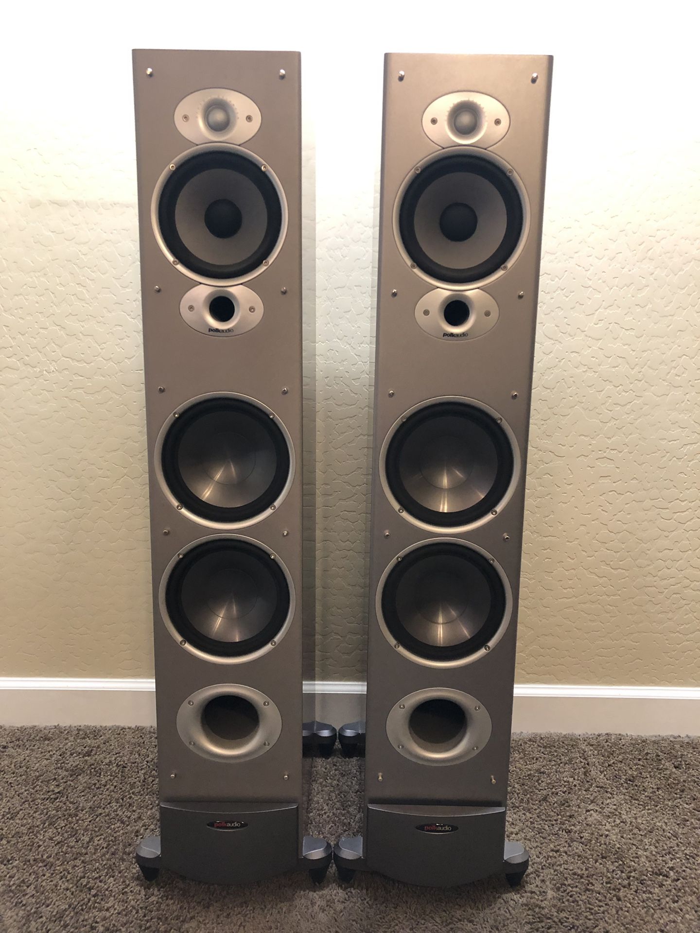 Polk Audio RTi 10 Floorstanding Loudspeakers (Pair)