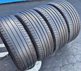 Set 235/55-19 Michelin con el 80% de vida