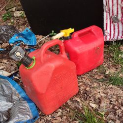 5 Gallon Gas Cans 