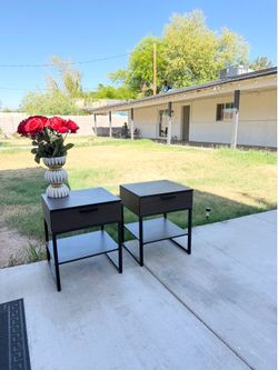 2 modern nightstands set