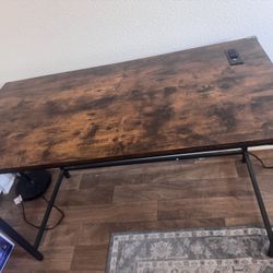 Desk With USB Charge 