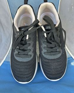 SKETCHERS SIZE 7 Black Ladies $20.00