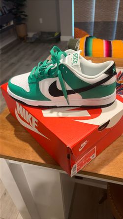 Nike SB Dunk Low Size 9