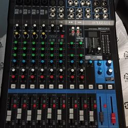 Mixer Yamaha 12 Channels 