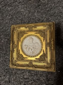 marble framed babies 