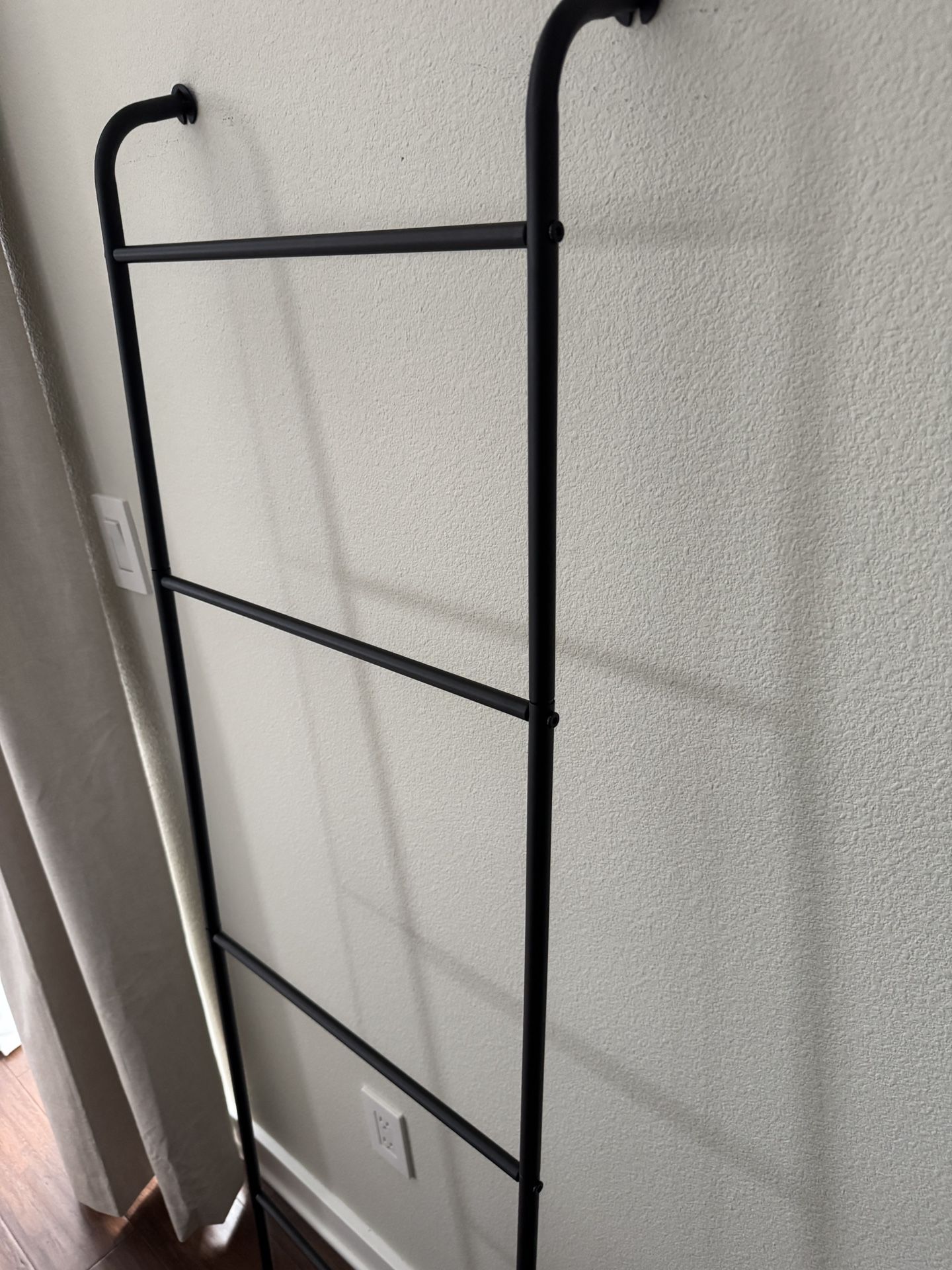 Blanket/ Towel Rack