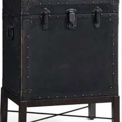 Ludlow Rectangular Trunk End Table 