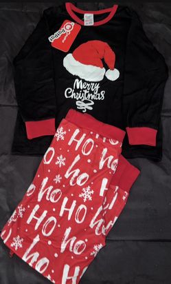 4/5T Christmas Pajamas New With Tags 