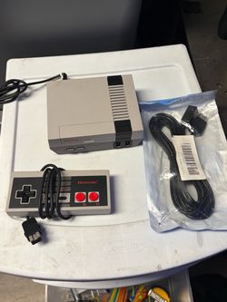 Nintendo NES Classic Mini Console with Controller