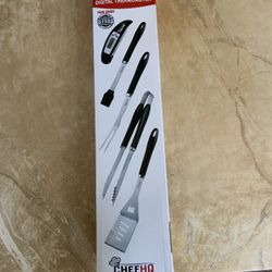 5 Piece BBQ Grilling Set With Digital Thermometer