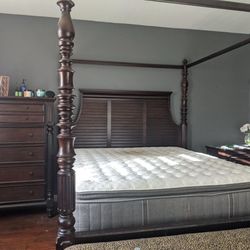 $170  CALI KING BED SET