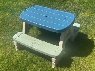 Step 2 Picnic Table