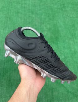 UNDER ARMOUR MAGNETICO ELITE 3 FG SOCCER CLEATS (Size 10.5, Women’s / 9, Men’s)