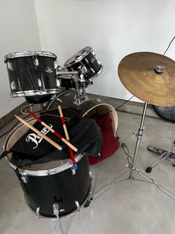 Pearl Drum Set