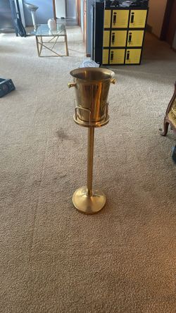 Champagne, Wine Holder