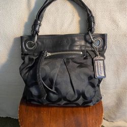 Coach black leather shoulder bag vintage
