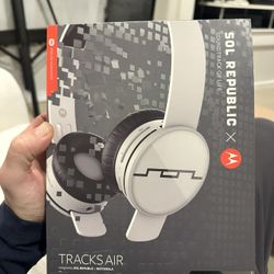 Headphones - Sol Republic 