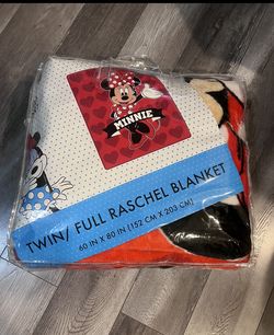 Minnie Twin Blanket 60inx 80in 