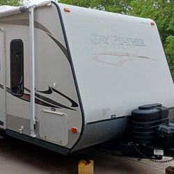 2013 Jayco JayFeather - 25' easy tow. - $10,500 