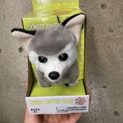 NWT Remote Control Leash Dog