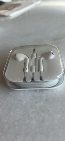 Apple corded Airphones With Microphone 
