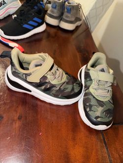 Shoe kids 7 1/2 adidas