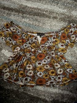 Women Tops Size LARGE