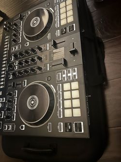 *Dj Controller*