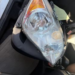 2008-10 Toyota Avalon Right Headlight 