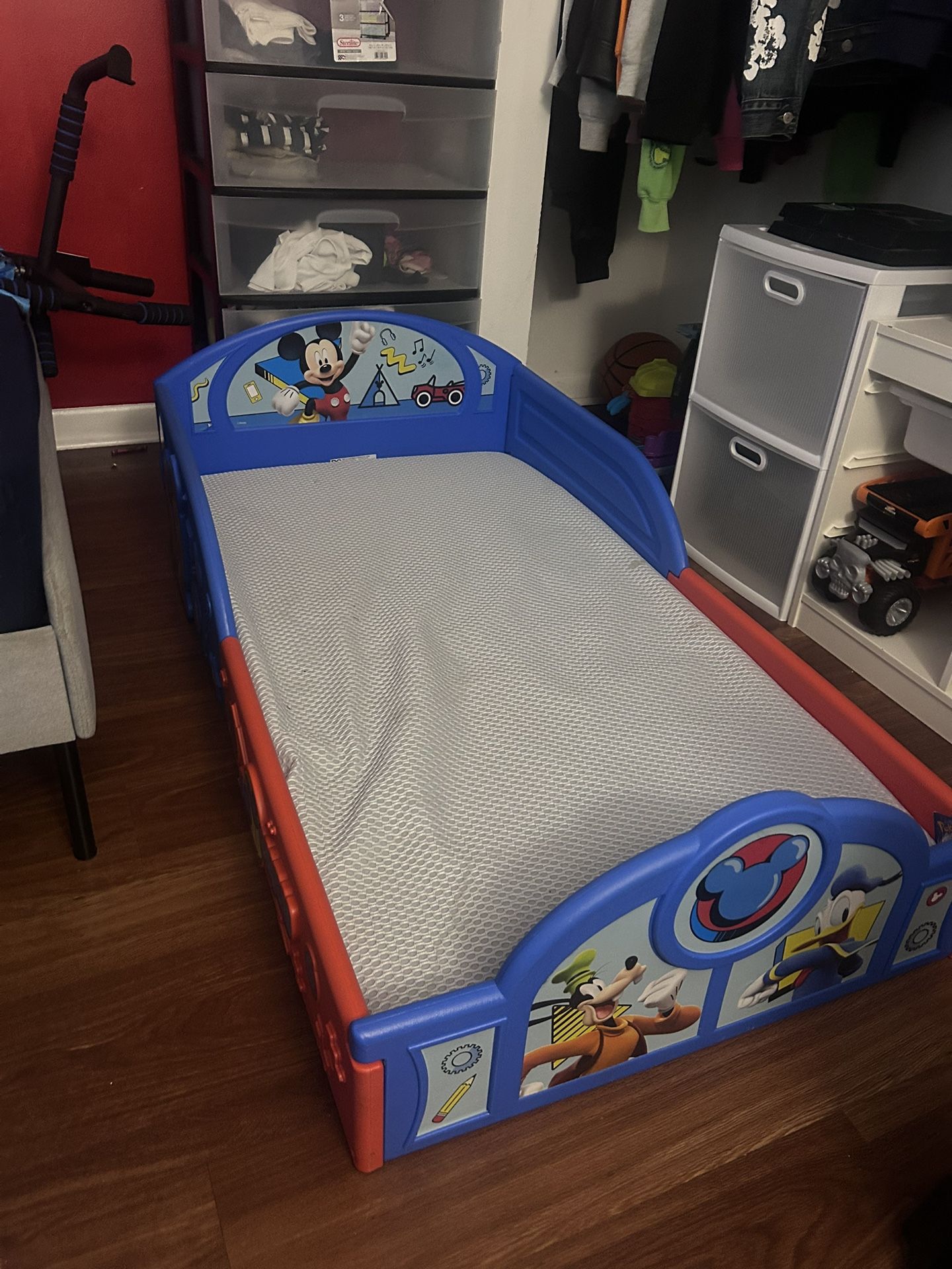 Practically New -Barley Used Toddler Bed