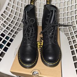 Womans Boots