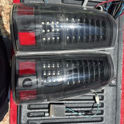 Tail Lights For 03-06 Silverado