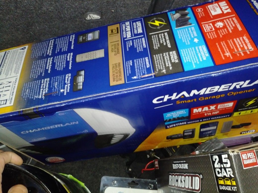 Chamerlain. 1.25 hp garage door opener