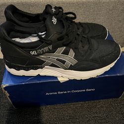 asics GEL- LYTE  V Size 10.5