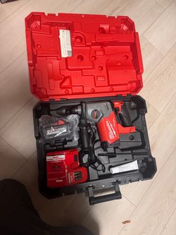 Milwaukee Fuel M18 Rotary Hammer Kit