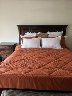 Frame King Size ( 1 Table And Mirror Dresser)