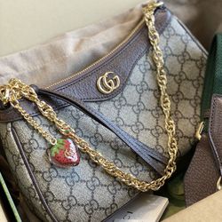 Brand new unused Gucci strawberry shoulder bag
