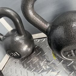 30.lbs X  2 Kettlebells NEW