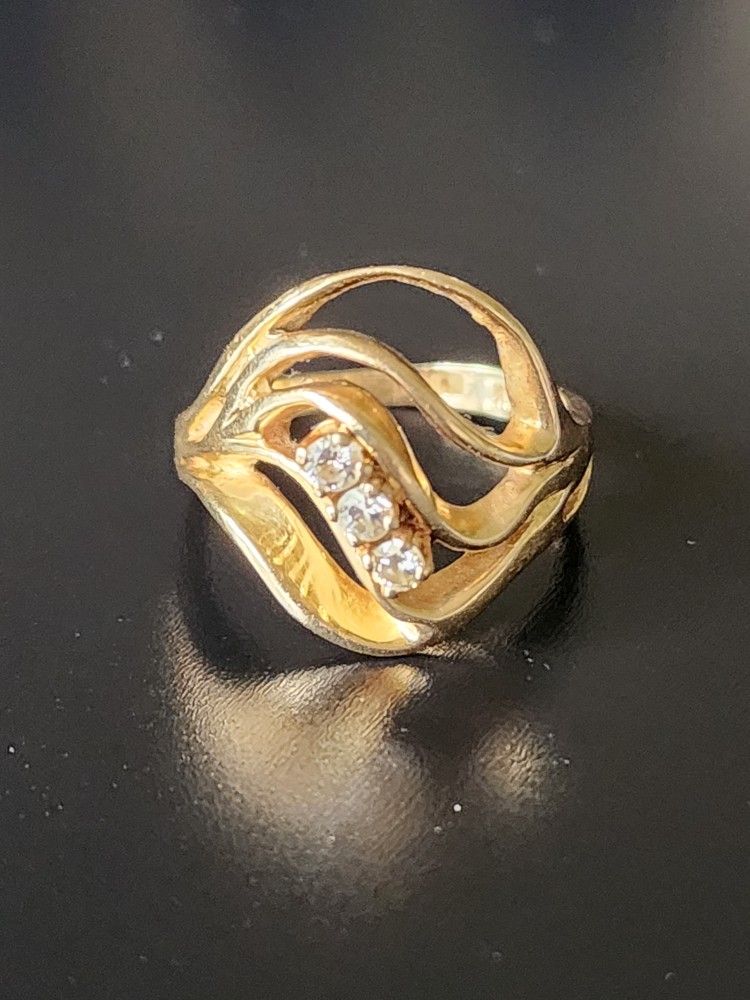 Vintage 14k Gold And Diamond Ring
