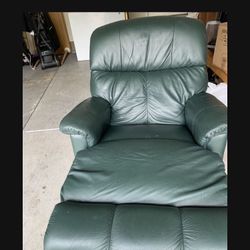 Dark Green Leather Chair For Sale It Excellent Condition 