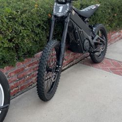 Surron Light Bee 2025 Or Talaria Idrk