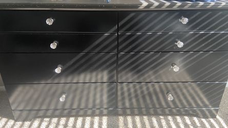 Black Dresser and Nightstand Matching set With Dresser Mirror ( Price is best offer)