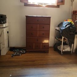 5 Drawer Dresser(wood) Obo