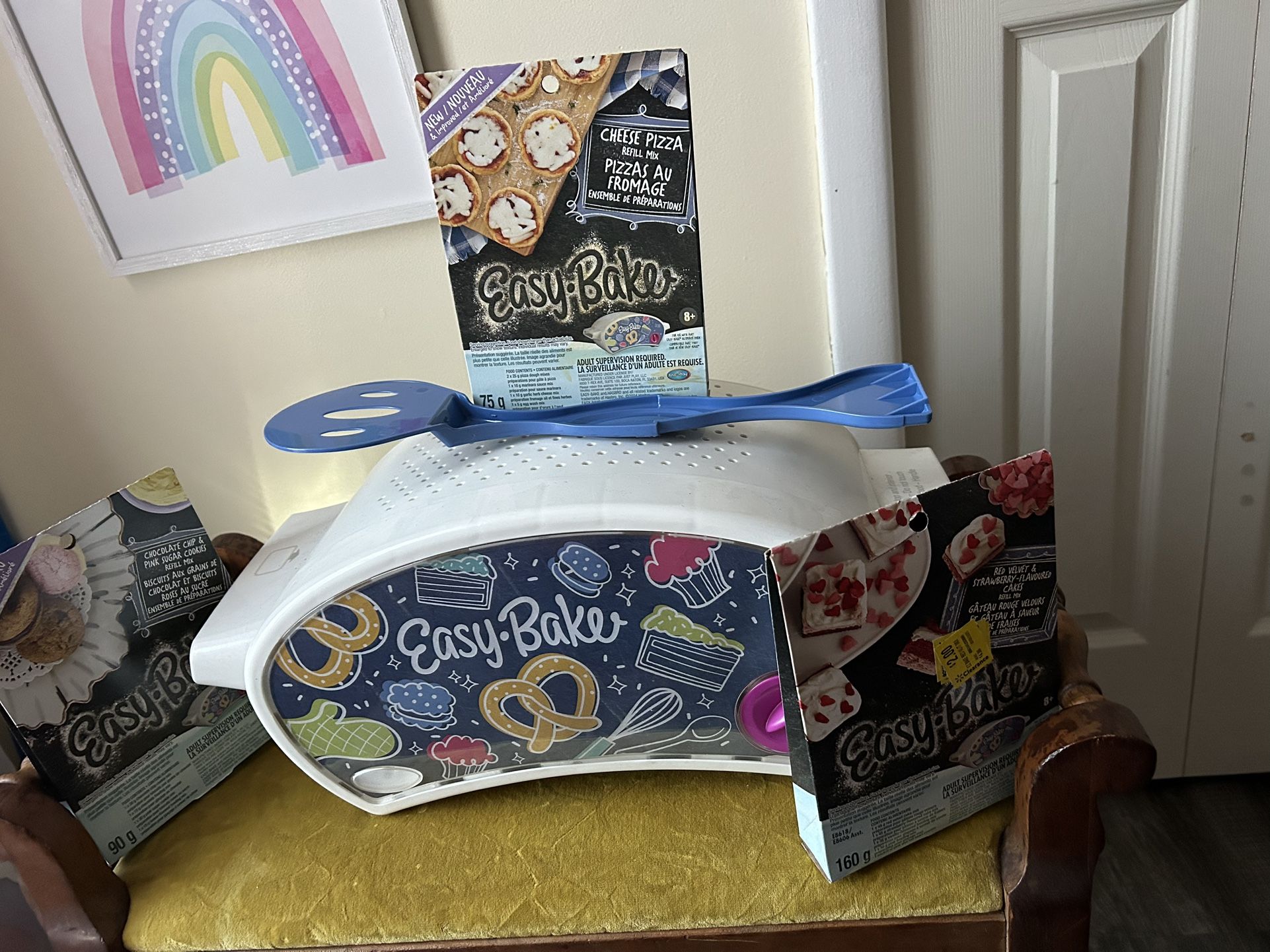 Easy Bake Oven Plus 3 Pkgs Food