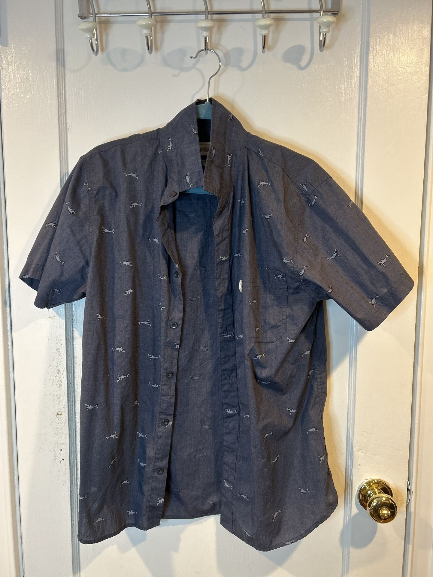 Men’s Short Sleeve Shark Shirt – Size L, Summer Vibes