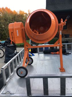 Central Machinery 3 1/2 cubic ft. Cement Mixer brand new never used bought from Northwest Freight very hard to assemble $120