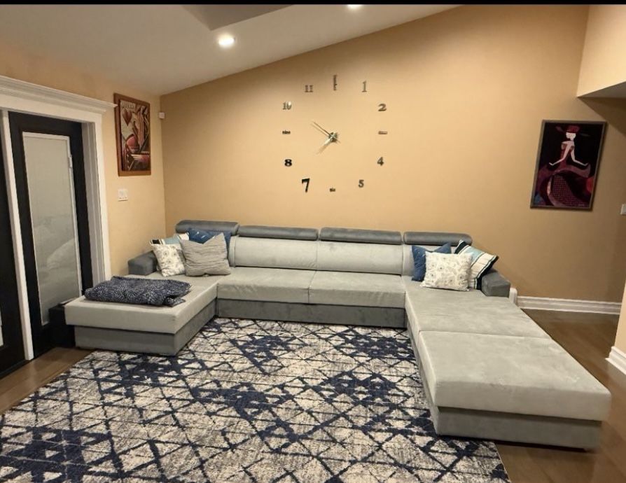 Luxury Sofa/Couch