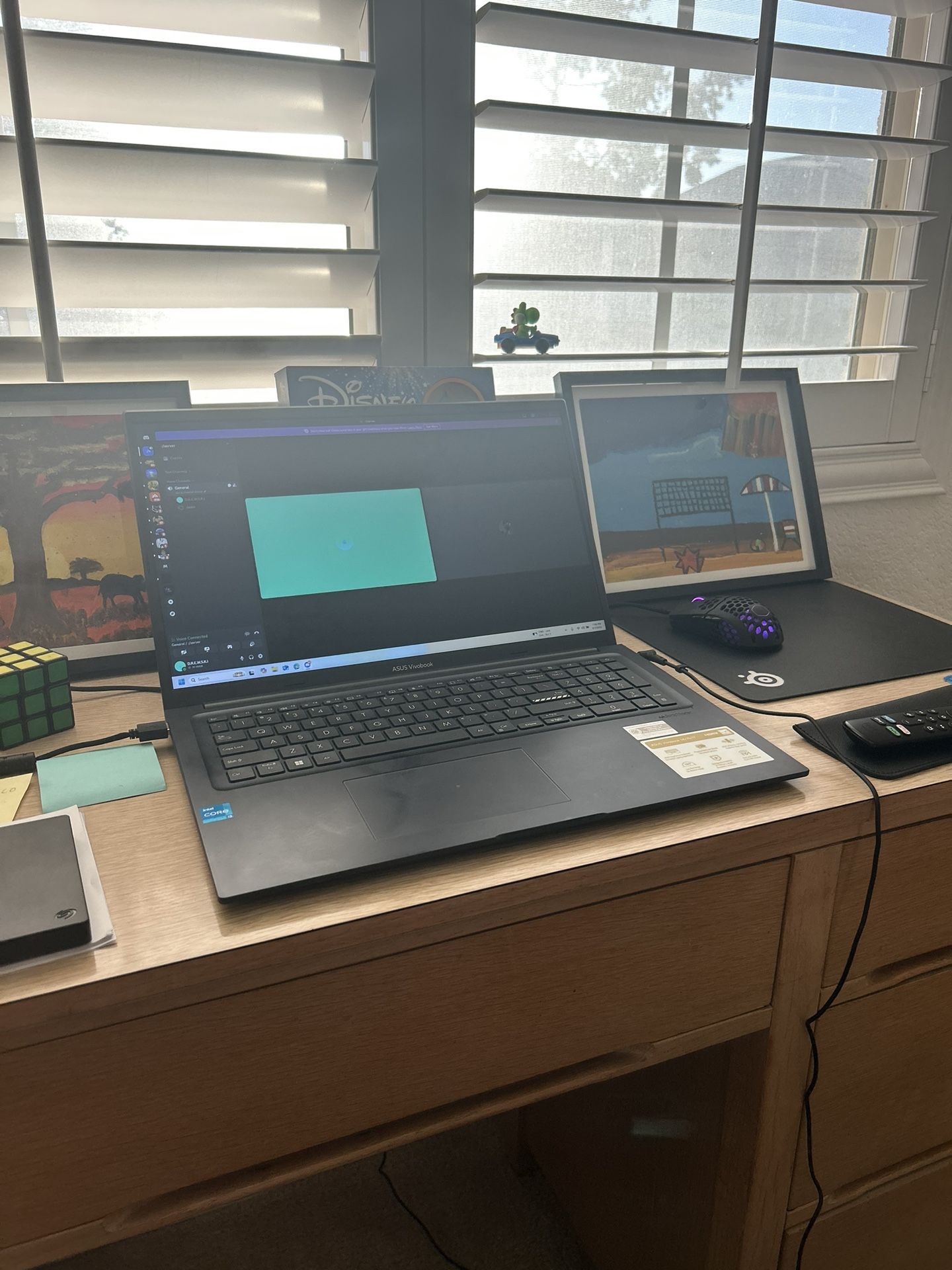 Black Asus vivobook 17 Inch