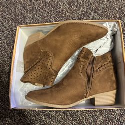 UNR8ED Trot Cognac Ankle Boots Women’s Size 10M – Western Style, Suede Look, Low Block Heel