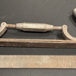 Vintage Heller Bros. Ajustable Auto Body Rasp File 472 Tool. Approximately 14” length. Tool shows signs of use/age. Comes with extra rasp as shown in 